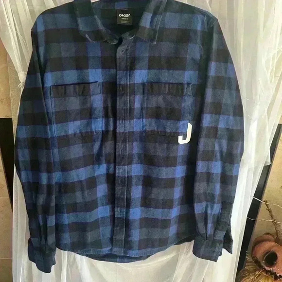 Oakley Men’s Flannel Button Up Shirt. Blue & Black Check. XL. Preowned. - Picture 6 of 6